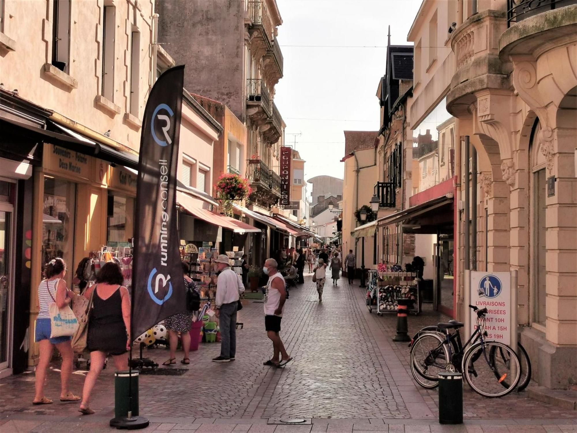 فيلا La Lezardiere A Deux Pas Des Quais لي سابلِ دولونْ المظهر الخارجي الصورة